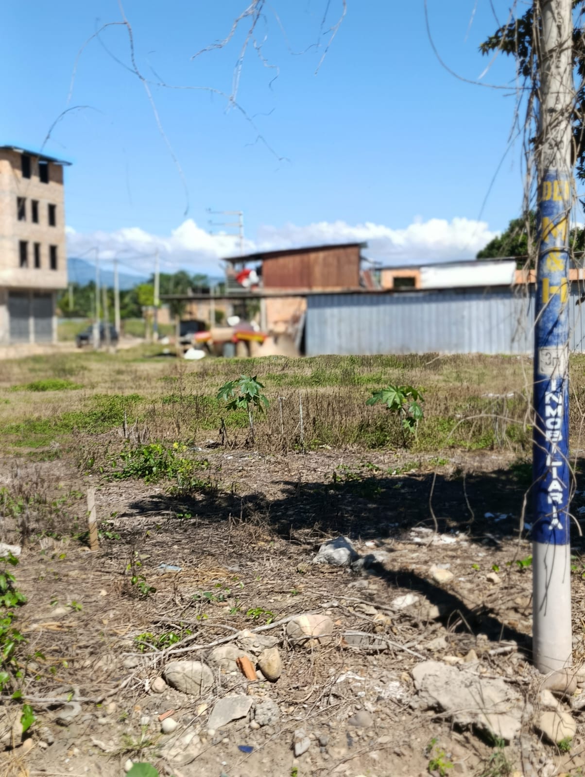 Se venden lotes en proyecto ubicado al costado del Centro Recreacional Oasis, en una zona altamente estratégica y con gran proyección comercial.